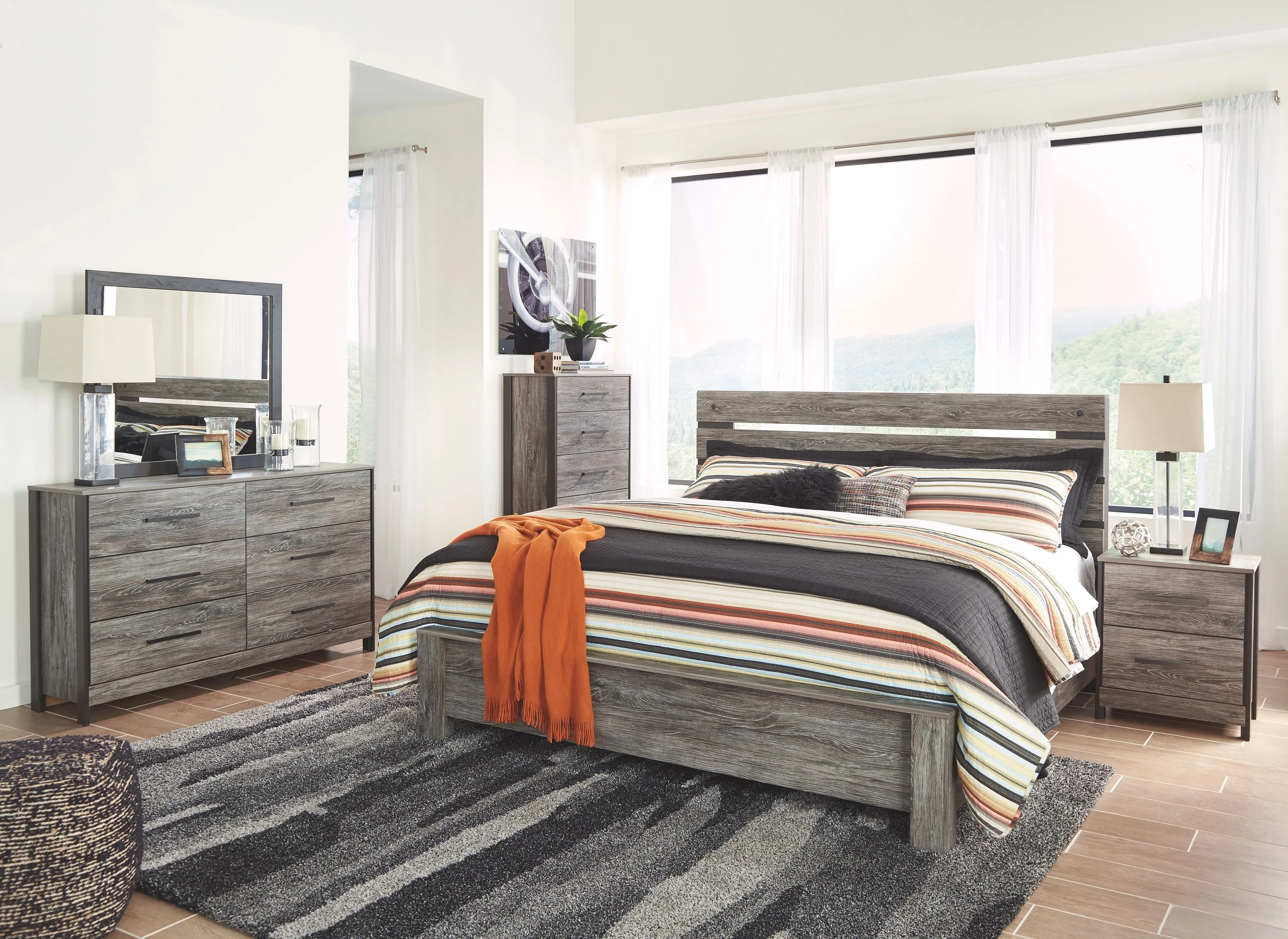 Cazenfeld - Black/Gray - 5 Pc. - Dresser, Mirror, Queen Panel Bed