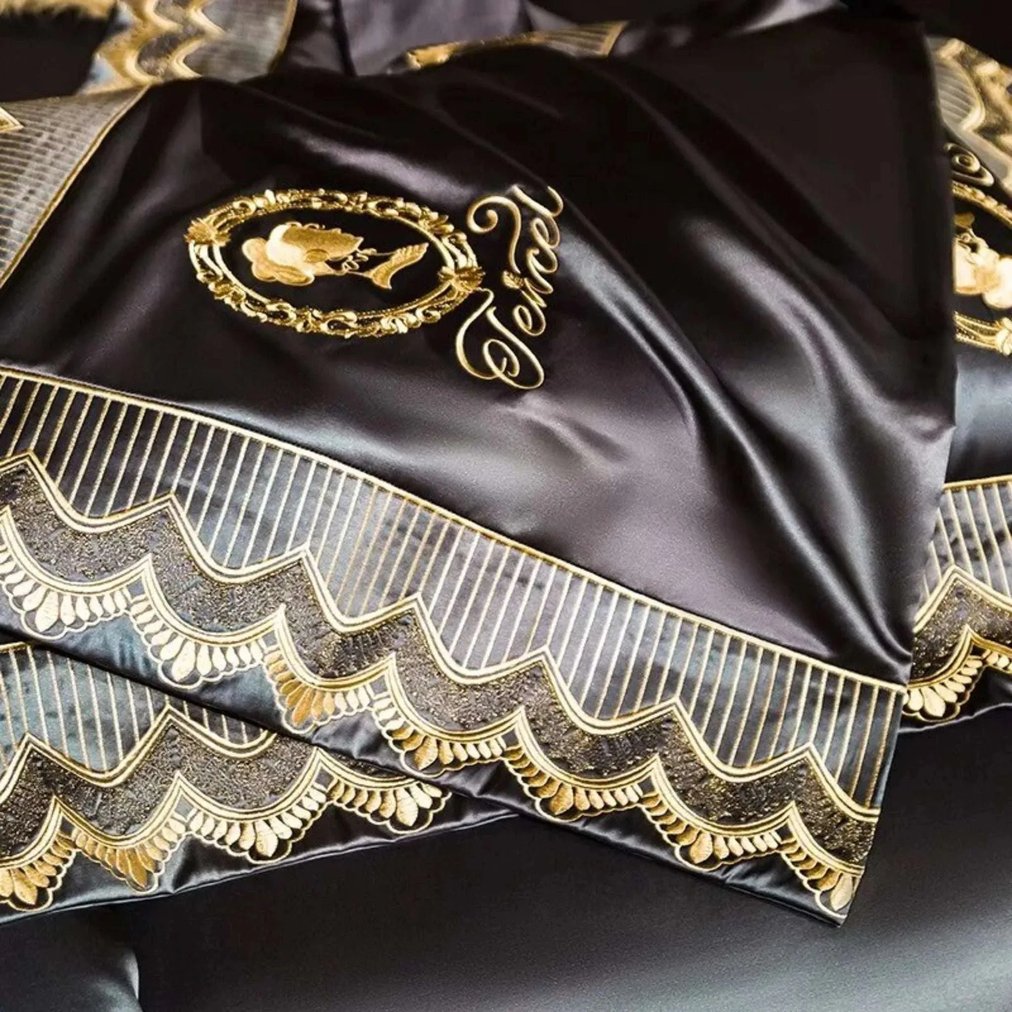Luxury Silk and Cotton Embroidery Duvet Set 4/6Pcs