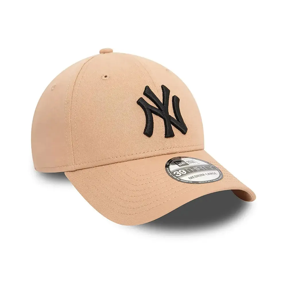 New York Yankees League Essential Beige 39Thirty Stretch Fit Cap