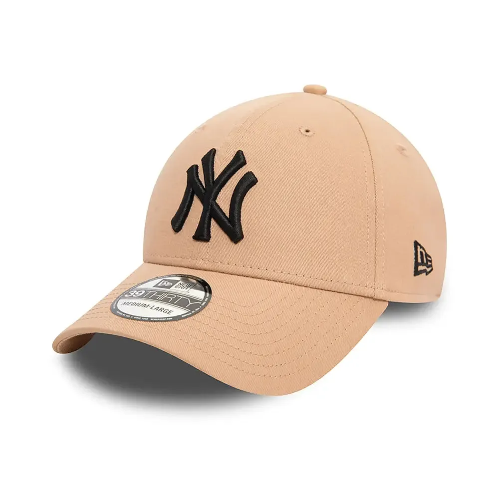 New York Yankees League Essential Beige 39Thirty Stretch Fit Cap