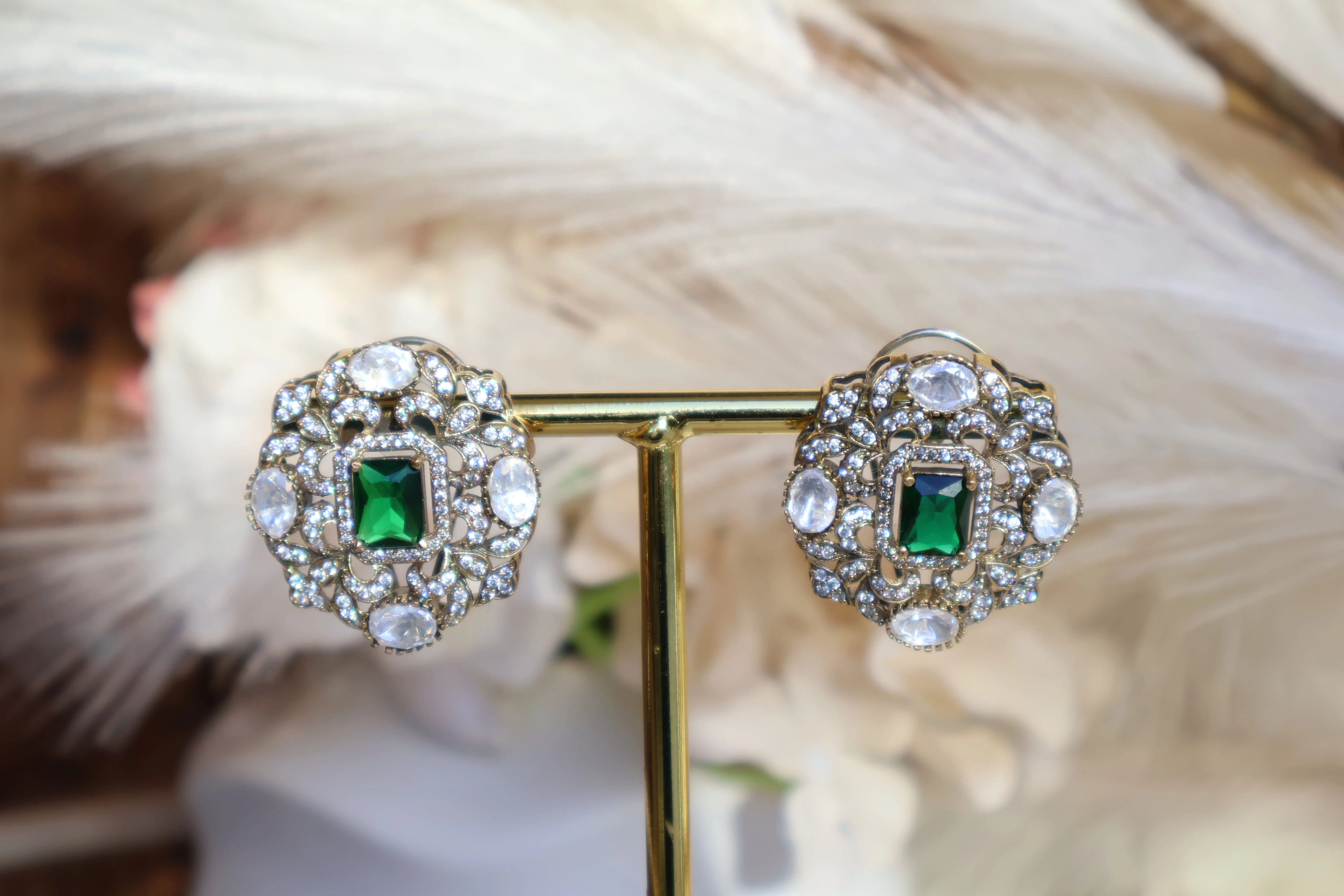 Pihu Studs
