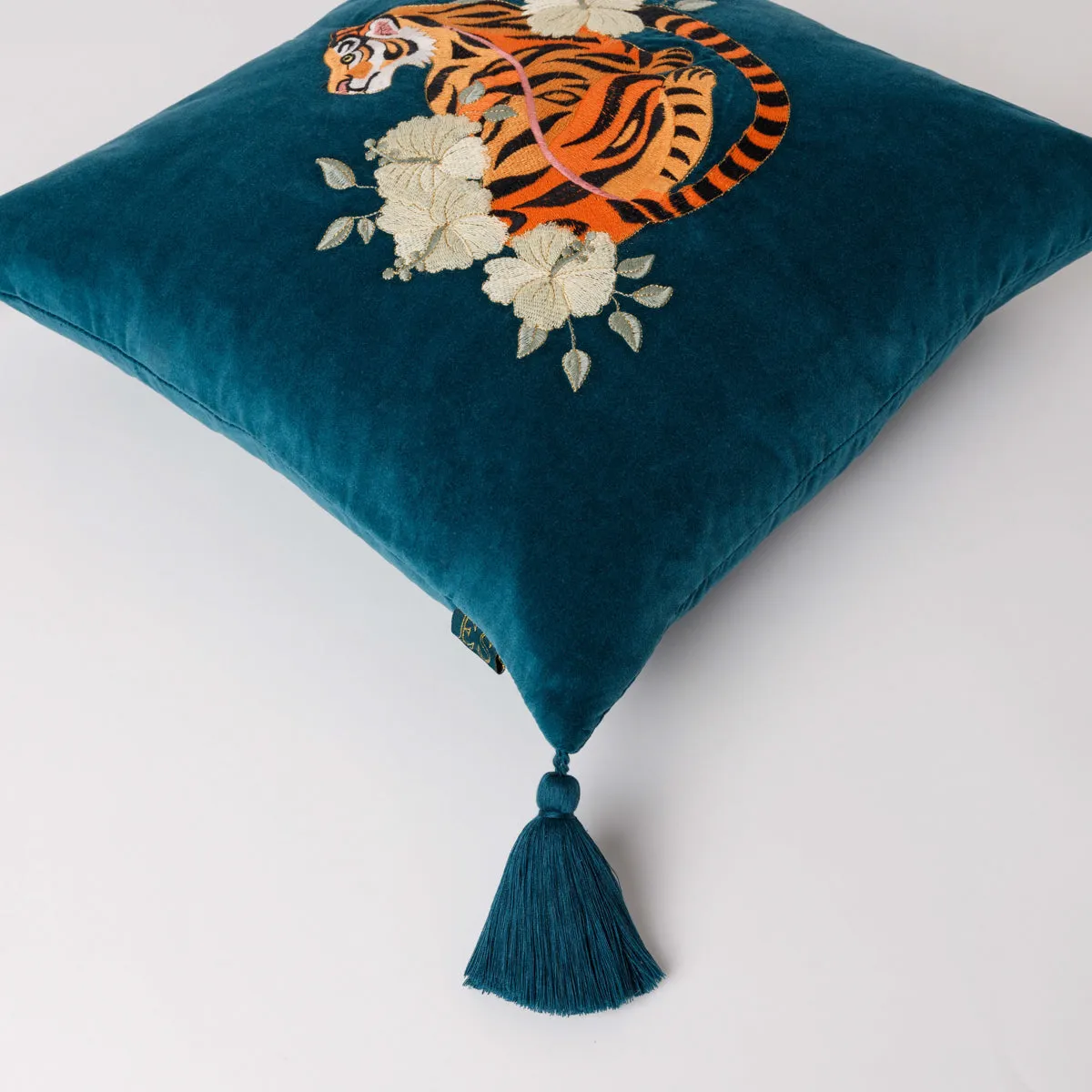 Tiger Cushion